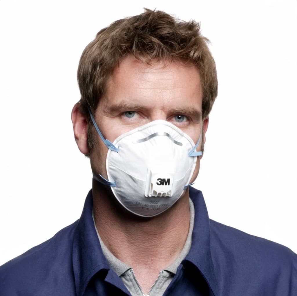 3M filtrerande halvmask andningsskydd med filter FFP2 8822F på gubbe