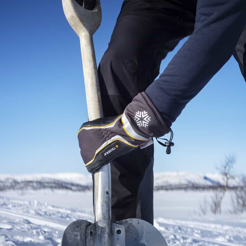 877794 Tegera 7794 Varm tumhandske miljöbild skottar snö