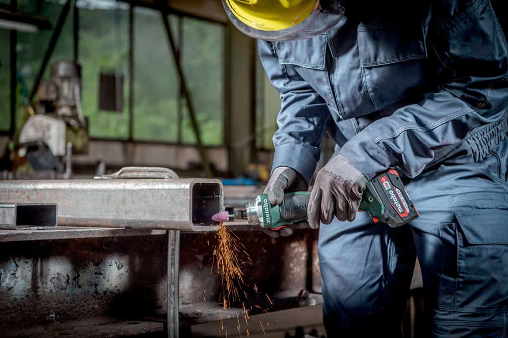 600828850 Metabo Rakslipmaskin Batteridriven GVB 18 LTX BL Compact man slipar